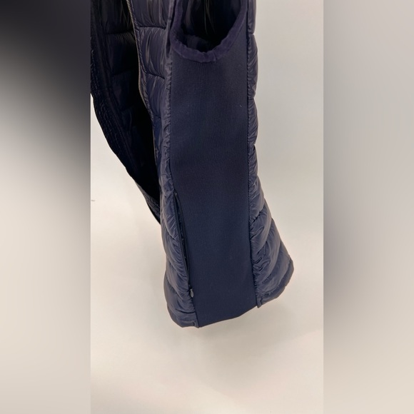 NWOT GAP Womens Small Puffer Vest Metallic Blue Full Zip Pockets Stretch Panels - Picture 4 of 8